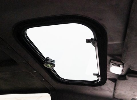 Land Rover Defender 110 XS 12