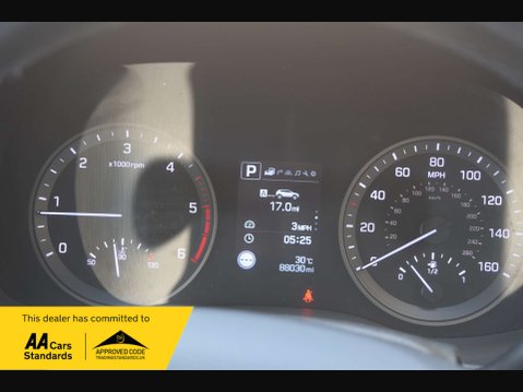 Hyundai TUCSON 1.7 Tucson SE Nav Blue Drive 2WD CRDi Semi-Auto 5dr 42