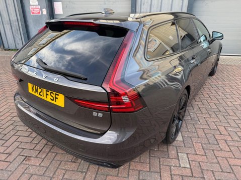 Volvo V90 2.0 B5 MHEV R-Design Auto Euro 6 (s/s) 5dr 50