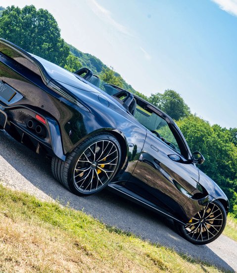 Aston Martin Vantage Roadster 1