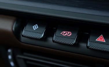 Porsche 911 Targa 4 GTS (992) 21