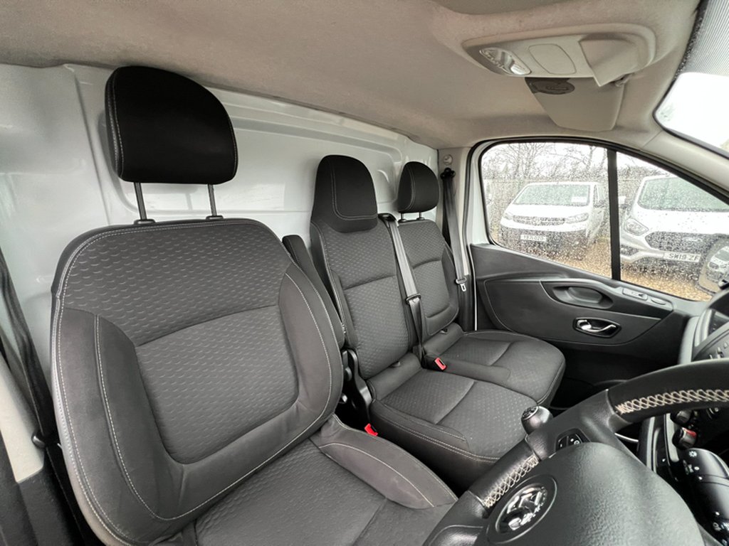 2018 Vauxhall VivaroSWB L1H1 2900 Sportive Cdti Air Con Sensors EURO 6 NO VAT — thumbnail 30 of 51