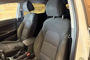 Hyundai TUCSON 1.7 CRDi Blue Drive SE Nav SUV 5dr Diesel Manual Euro 6 (s/s) (116 ps) 26