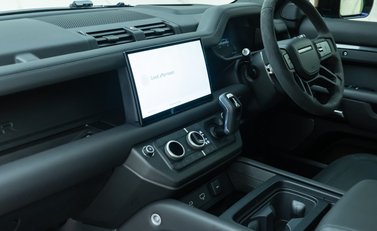 Land Rover Defender 110 V8 Carpathian Edition 16