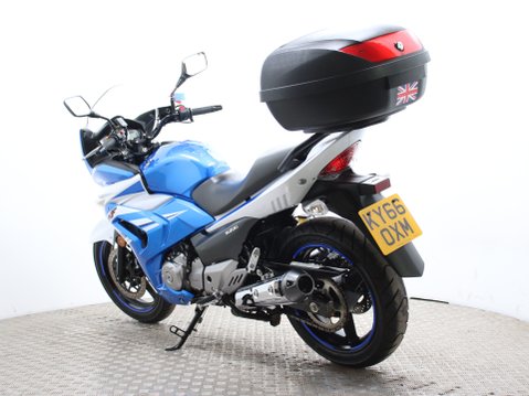 Suzuki Inazuma GW 250 FL5 6