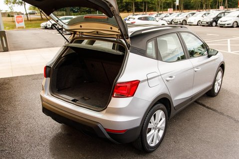SEAT Arona TSI SE TECHNOLOGY 38