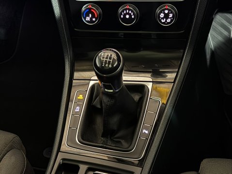 Volkswagen Golf GT TDI BLUEMOTION TECHNOLOGY 17