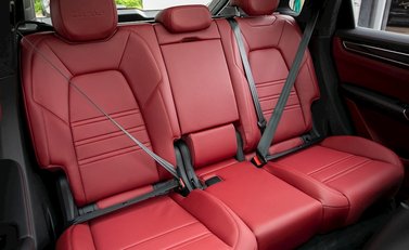 Porsche Cayenne Turbo 13