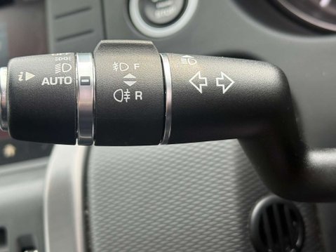 Land Rover Discovery Sport 2.0 Discovery Sport HSE Dynamic Luxury TD4 Auto 4WD 5dr 44