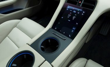 Porsche Taycan GTS Sport Turismo 21