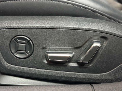 Audi RS7 4.0 TFSI V8 Carbon Black Sportback 5dr Petrol Tiptronic quattro Euro 6 (s/s 37