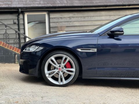 Jaguar XF 3.0d V6 S Saloon 4dr Diesel Auto Euro 6 (s/s) (300 ps) 9