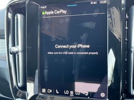Volvo XC40 2.0 XC40 + B4 MHEV Auto 5dr 33