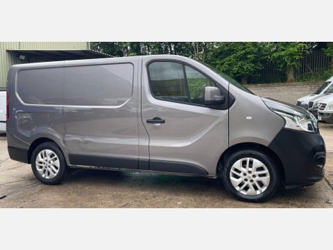 Renault Trafic 1.6 dCi ENERGY 27 Sport Nav Panel Van 5dr Diesel Manual SWB Standard Roof E 6