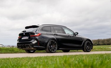 BMW M3 COMPETITION M XDRIVE TOURING 4