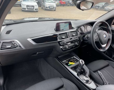 BMW 1 Series 1.5 118i Sport 5dr 23