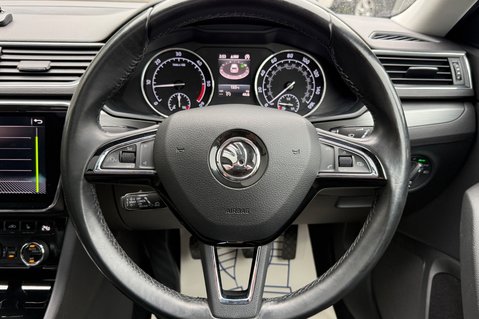 Skoda Superb SE L EXECUTIVE TDI - PANORAMIC SUNROOF  32