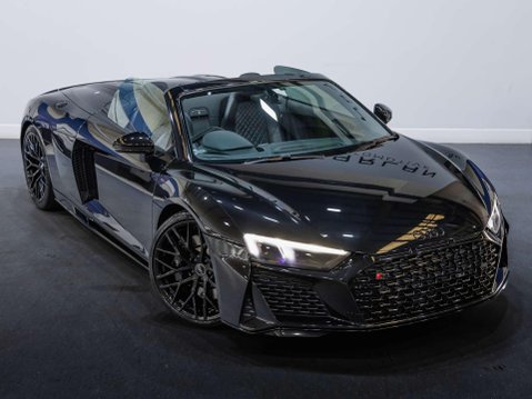 Audi R8 5.2 FSI V10 Spyder 2dr Petrol S Tronic quattro Euro 6 (s/s) (570 ps) 11