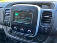 Renault Trafic 2.0 dCi ENERGY 28 Sport SWB Standard Roof Euro 6 (s/s) 5dr 26