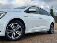 Renault Megane ICONIC E-TECH 11