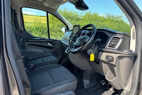 Ford Transit Custom 320 L2 Limited 130 ps Selectshift Double Cab in Van 18