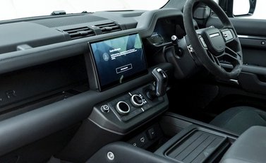 Land Rover Defender 110 V8 15