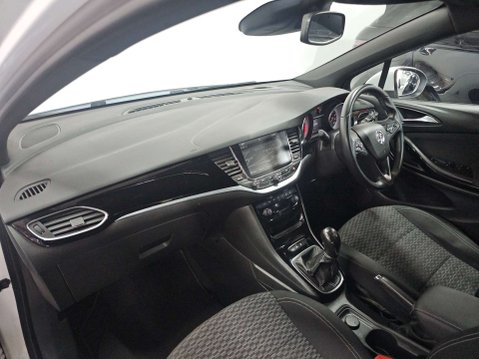 Vauxhall Astra 1.4 Astra SRi Nav T 5dr 22