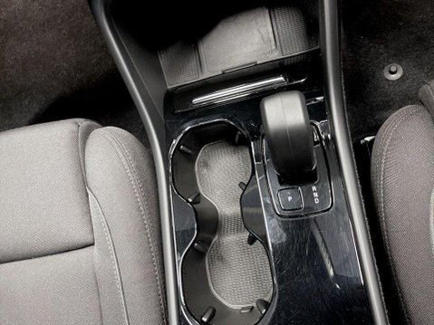 Volvo XC40 Recharge 69kWh Plus SUV 5dr Electric Auto (231 ps) 17