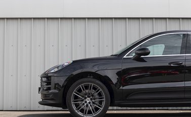 Porsche Macan S 26