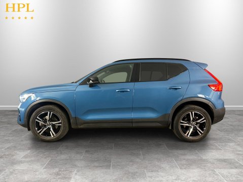 Volvo XC40 2.0 B3 MHEV Plus Dark SUV 5dr Petrol Hybrid DCT Auto Euro 6 (s/s) (163 ps) 4