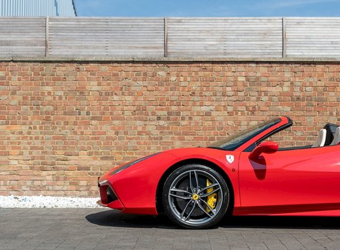 Ferrari 488 Spider 25