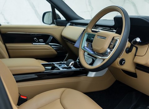 Land Rover Range Rover P440e AUTOBIOGRAPHY LWB 13