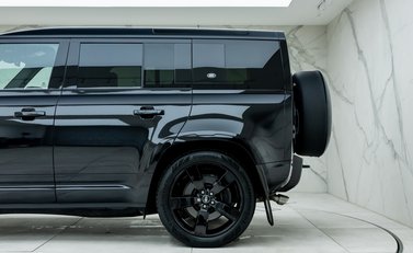 Land Rover Defender 110 V8 P525 32