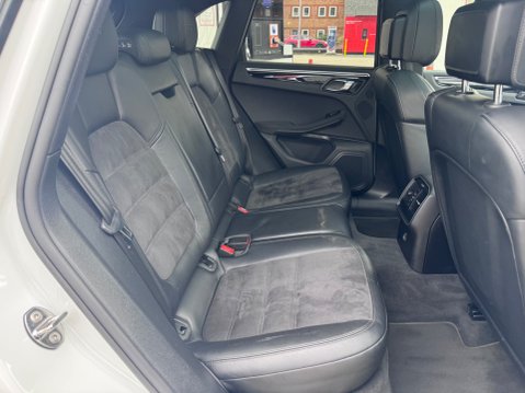 Porsche Macan GTS PDK 12