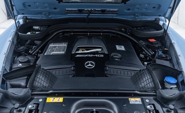 Mercedes-Benz G Class G63 AMG CARBON EDITION 40