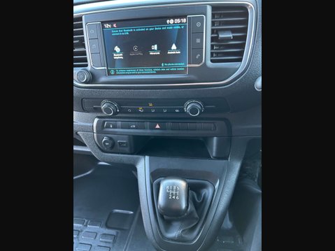 Peugeot Expert 1.5 BlueHDi 1000 Professional Premium + Standard Panel Van 6dr Diesel Manua 29