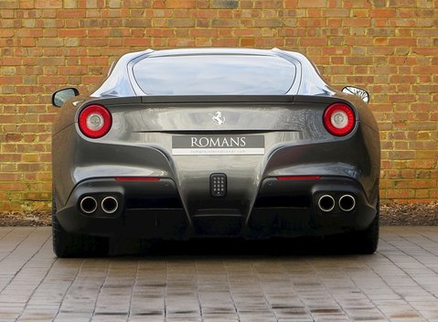 Ferrari F12 Berlinetta 7