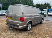 Volkswagen Transporter AUTO SWB L1H1 Highline T32 Air Con Alloys Sensors Tow Bar EURO 6 6