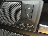 Land Rover Defender V8 64