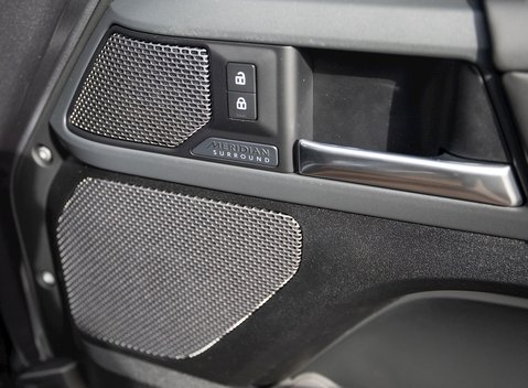 Land Rover Defender 110 X P400 28