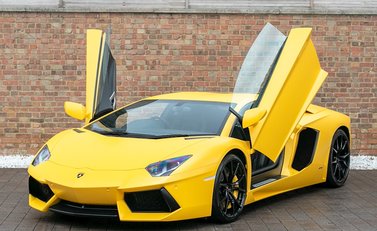 Lamborghini Aventador LP700-4 7