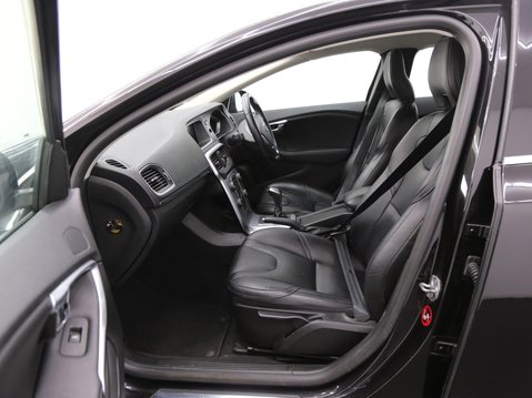 Volvo V40 2.0 T2 Inscription Euro 6 (s/s) 5dr 22