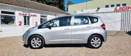 Honda Jazz I-VTEC ES..AUTOMATIC..12 MAIN DEALER SERVICES..1 PREVIOUS KEEPER..STUNNING 1