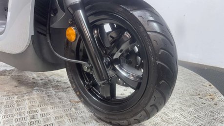 SYM Fiddle 2025 ONLY 2K 1 OWNER 125CC LEARNER SCOOTER WITH TOP BOX 21