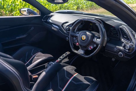 Ferrari 488 Spider 10