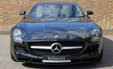 Mercedes-Benz SLS AMG 2