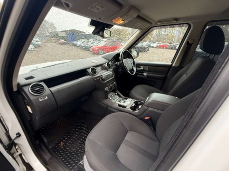 Land Rover Discovery 3.0 Discovery SE SDV6 Auto 4WD 5dr 15