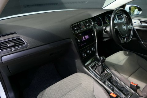 Volkswagen Golf 1.4 Golf SE Nav TSi BlueMotion Technology 5dr 21