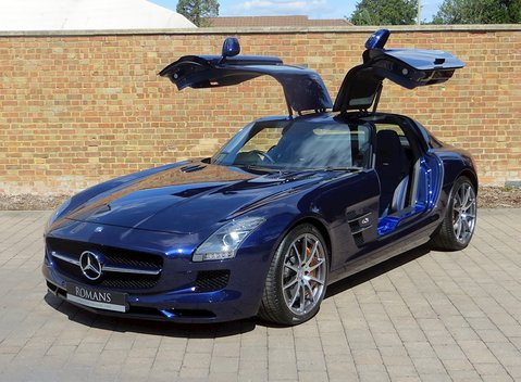 Mercedes-Benz SLS AMG 4
