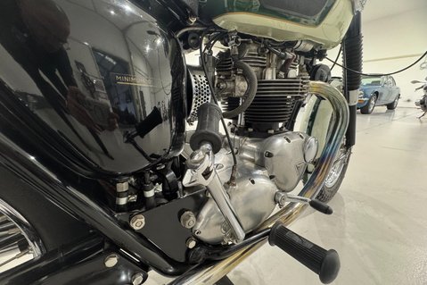 Triumph Bonneville 650cc 19